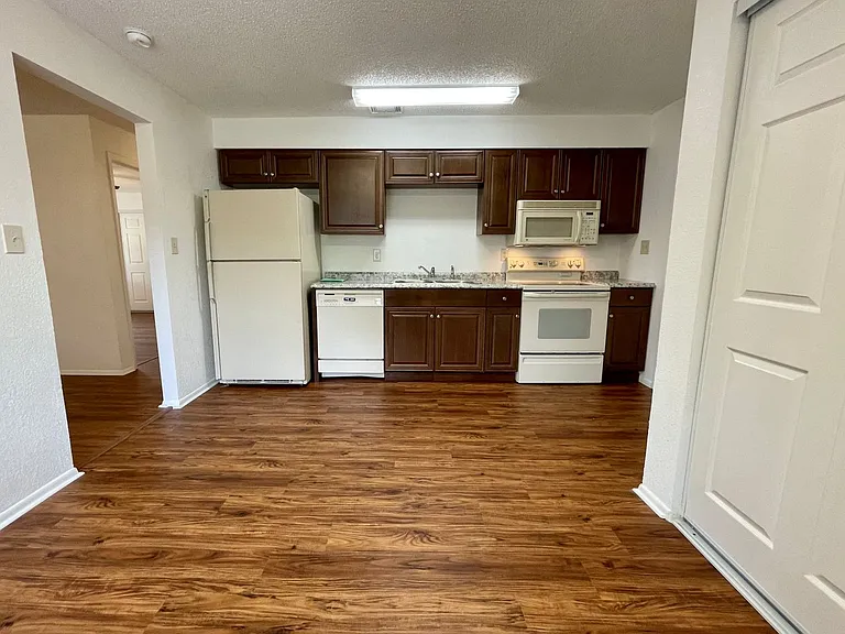 3728 County Line Rd — Photo 7