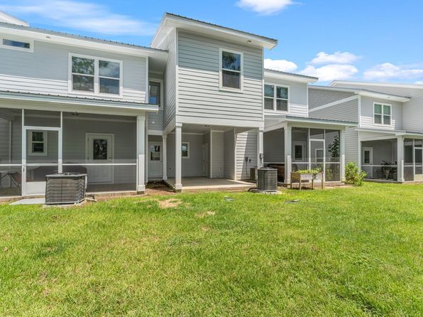 330 N Sand Palm Rd, Freeport, FL 32439
