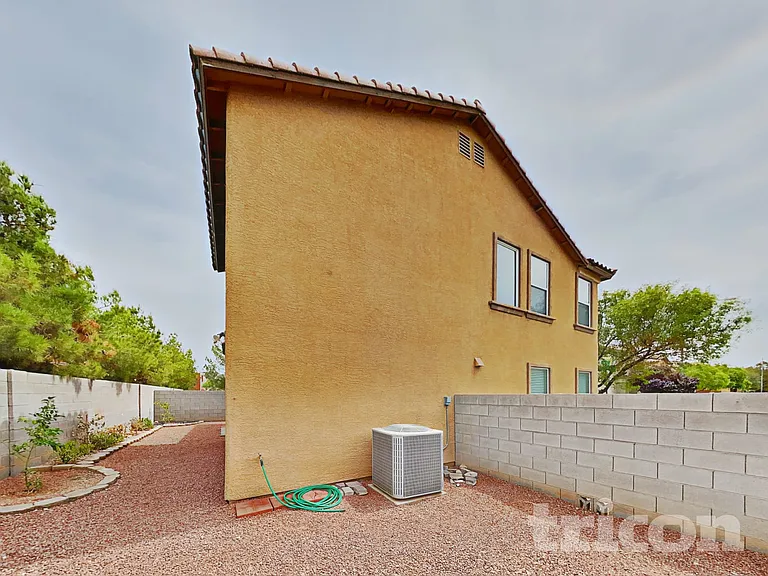 9804 Gold Pan Ct — Photo 16