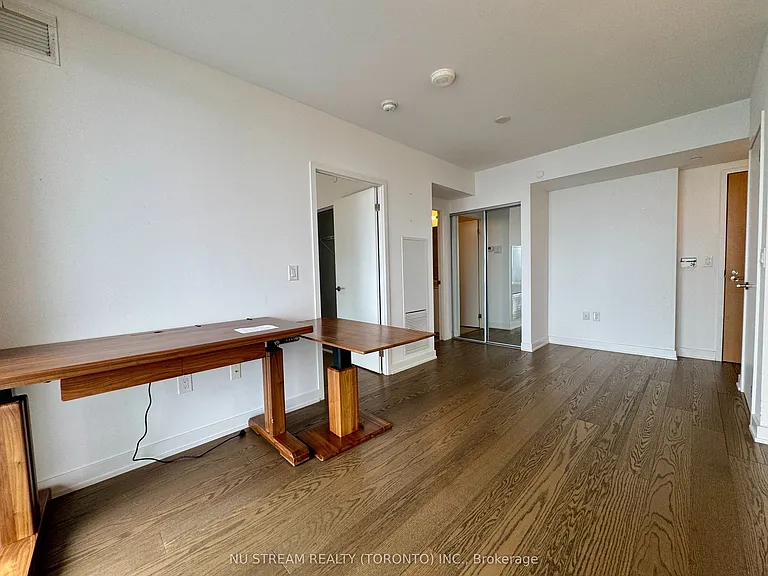 11 Wellesley St W #3113 — Photo 7