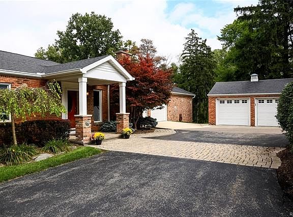 2nd image of 2706 Evergreen Ln