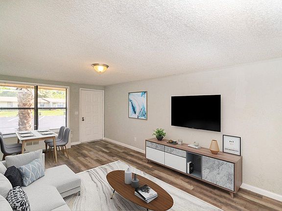 2nd image of 2401 S 25th St #5C
