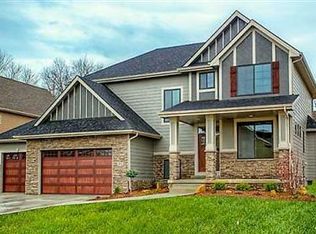 15311 Hickory Dr, Urbandale, IA 50323