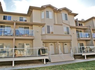 2505 42nd St NW #32, Edmonton, AB T6L 7G8