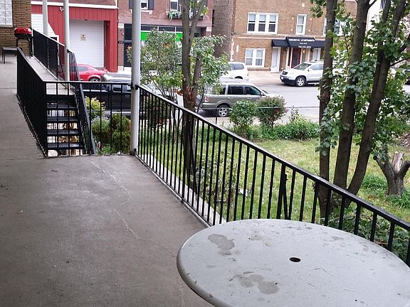 2nd image of 2716 Ridgeland Ave #108