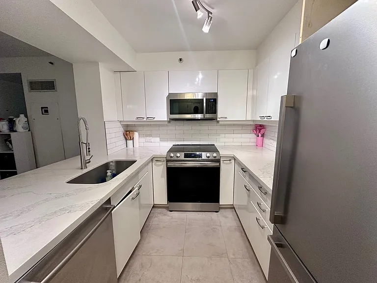 415 South St #302 — Photo 3