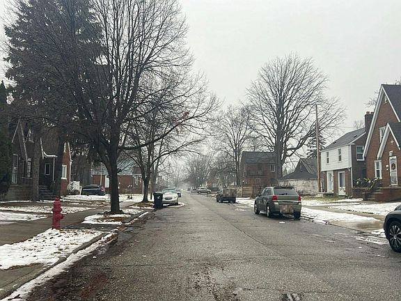 5th image of 5581 Three Mile Dr