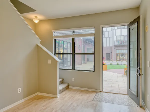 400 E Locust St Unit 101, Des Moines, IA 50309