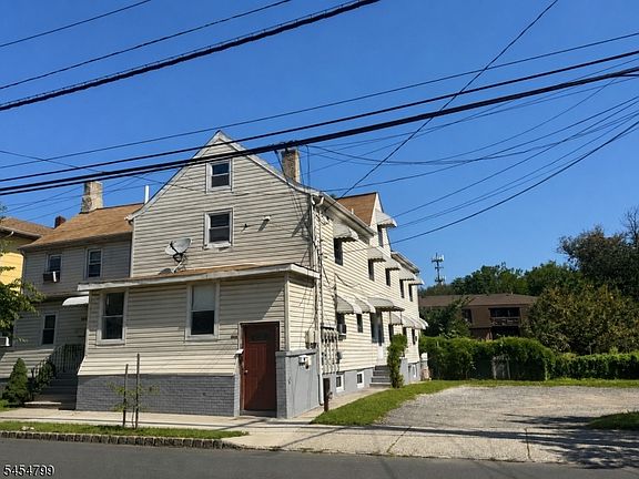 2nd image of 682 Mill St