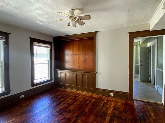 2nd image of 863 10th St NW APT 2