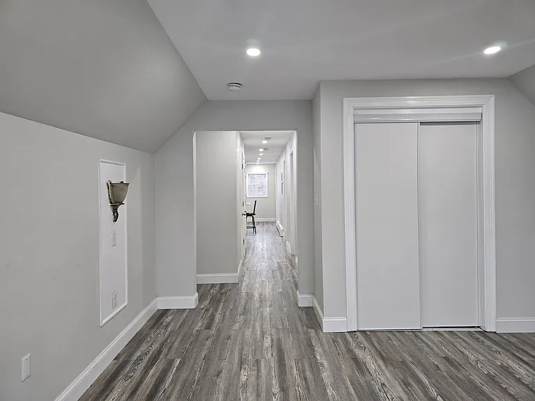 200 Norfolk St #3 — Photo 9