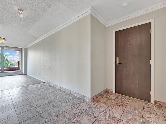 4th image of 1675 Hornby St #203