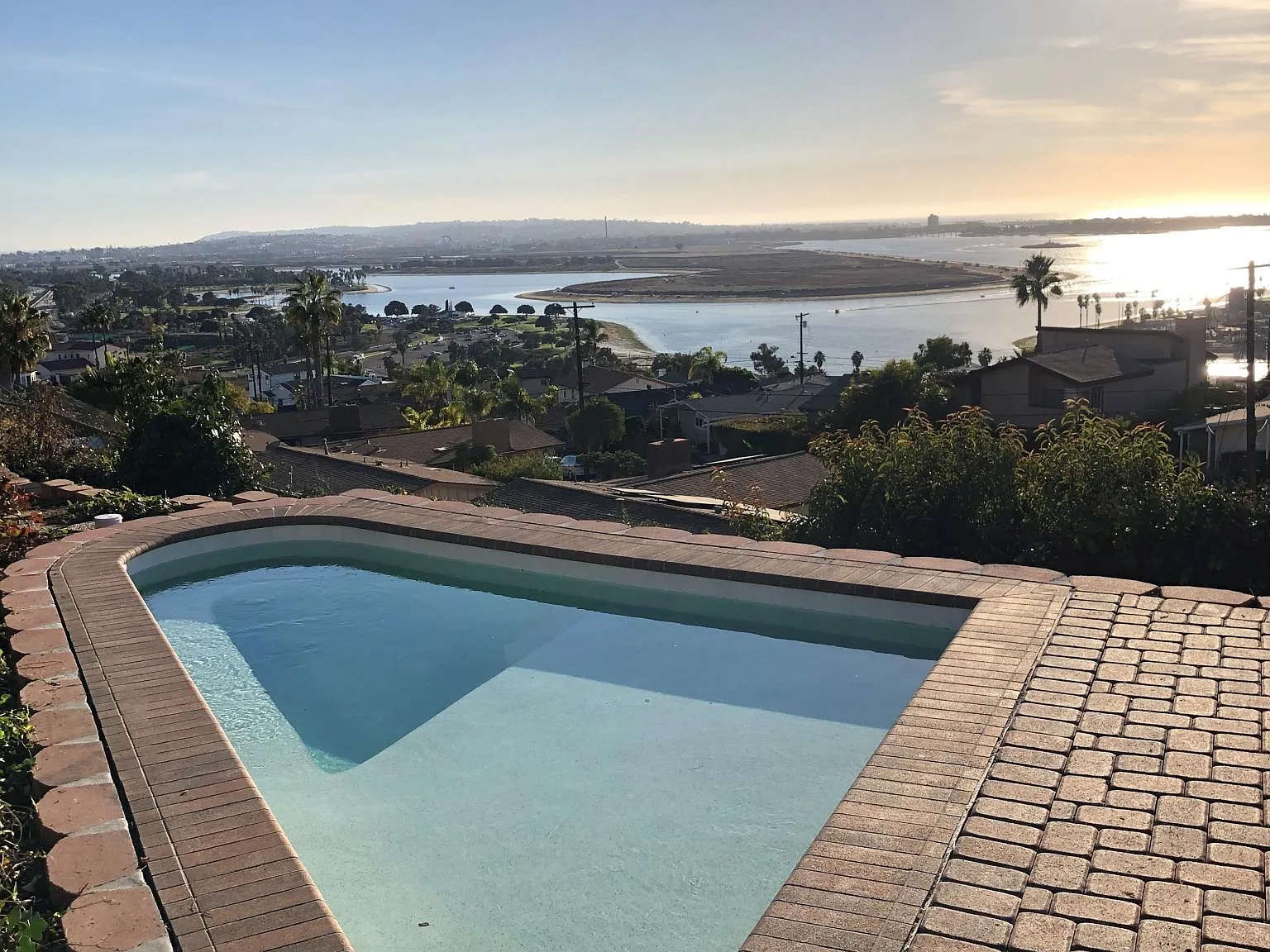 1 bed, 3000 sqft, $1,299 — Photo 2