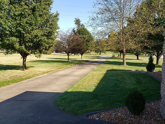 2nd image of 2844 Chatham Ln