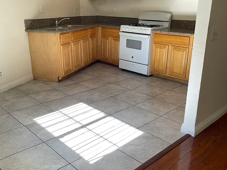 1285 Vin Scully Ave #1 — Photo 5