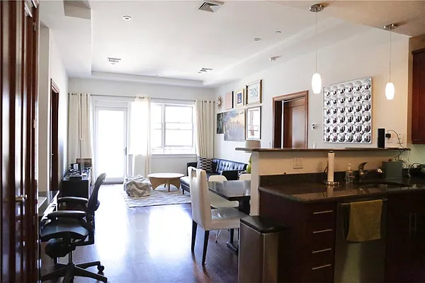 Sold by R New York | media 38