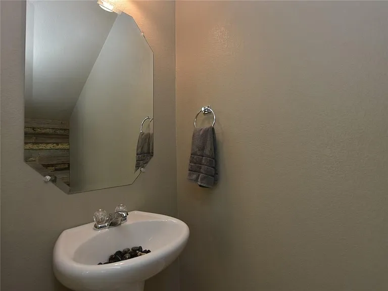2001 Faro Dr #21 — Photo 14