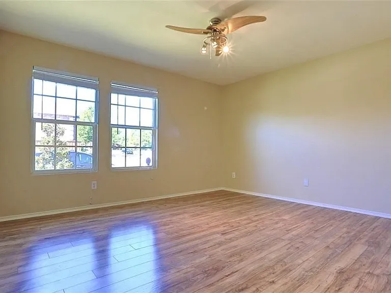 Secondary bedroom