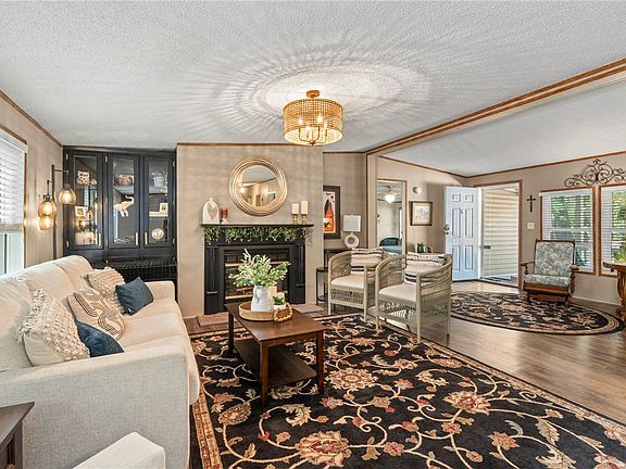 5th image of 1082 Boulder Cir
