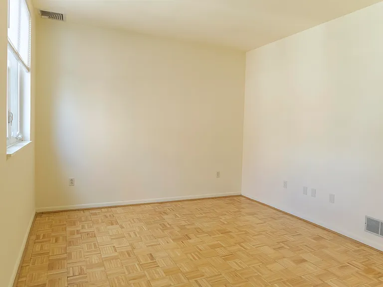 75 Liberty Ave #C17 — Photo 15