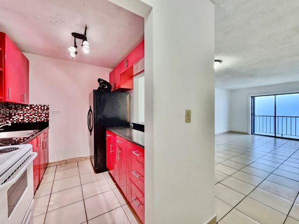 424 SW 7th St APT 403