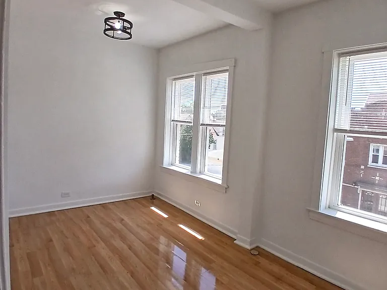 4652 W Palmer St — Photo 8