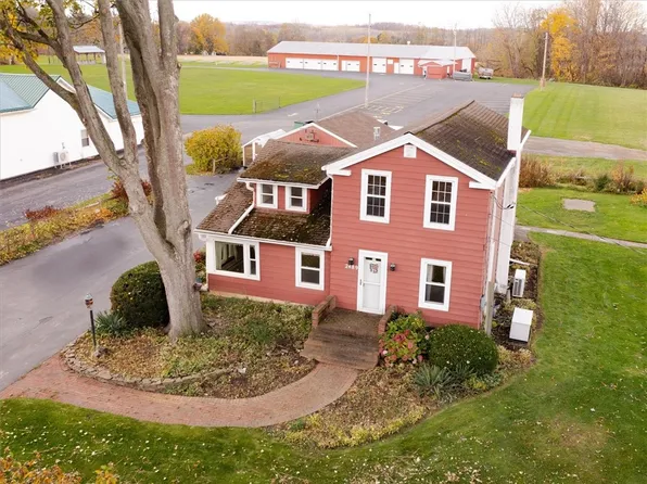 2489 Canandaigua Rd, Macedon, NY 14502