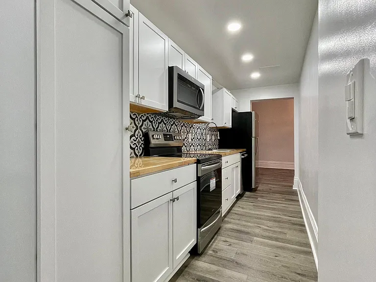 733 S Negley Ave #2 — Photo 1