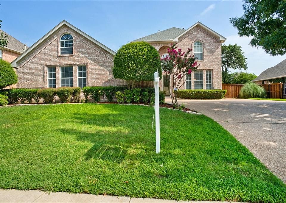1st image of 1021 Carousel Dr