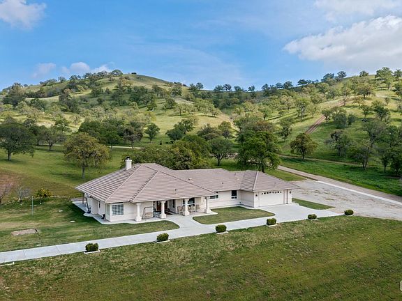 2nd image of 574 Williams Ranch Rd