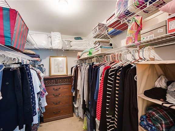 3rd image of 1707 Golf Club Dr APT 4
