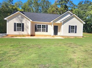 352 6th Ave NE, Dawson, GA 39842