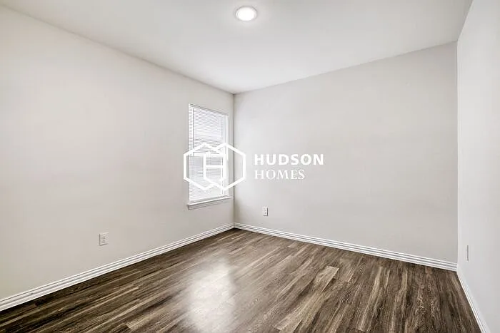425 Shorty St — Photo 9
