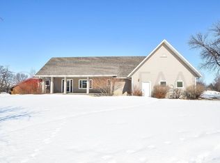 422 Olson Dr, Mayville, ND 58257