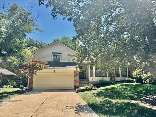 619 E 120th St, Kansas City, MO 64145