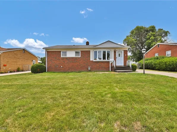 2755 Marda Dr, Parma, OH 44134