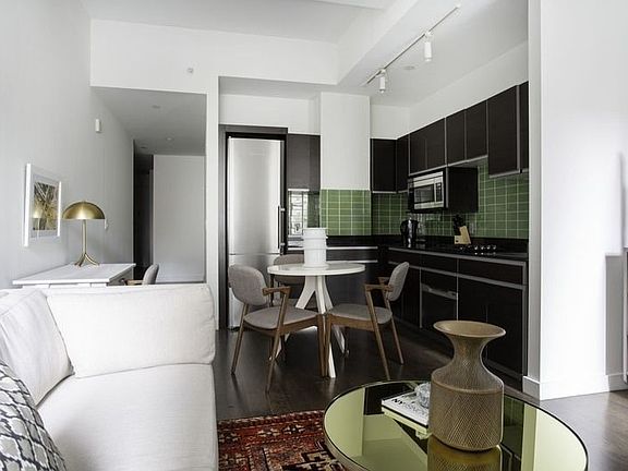 4th image of 116 John St APT 1211