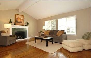 4th image of 216 Atherwood Ave