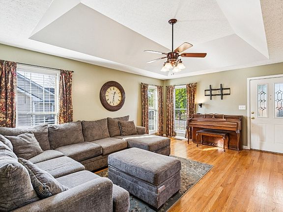 2nd image of 1105 Wedgewood Dr