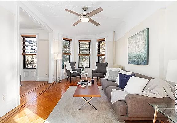 2nd image of 468 5th St #2