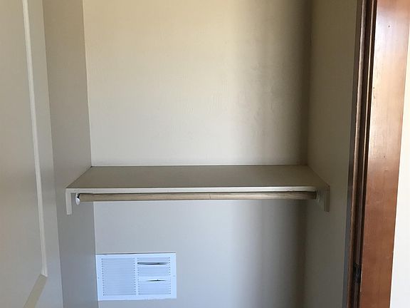 4th image of 4372 Glenwood Dr #1