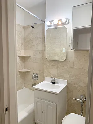 Rented by Bond New York | media 25