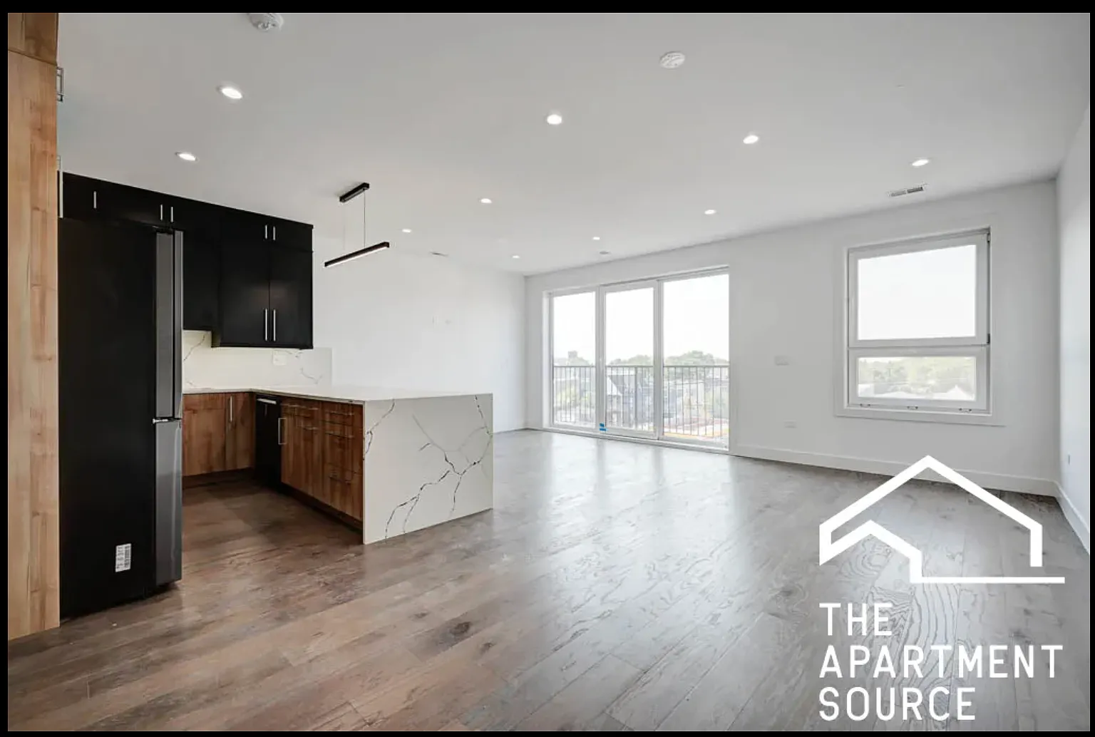 3 bed, 1900 sqft, $4,100 — Photo 1