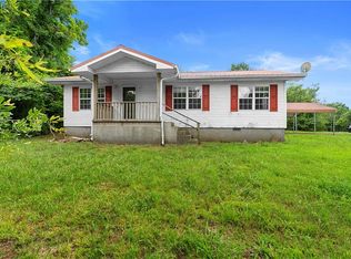 97 Foxwood Trl, Commerce, GA 30529