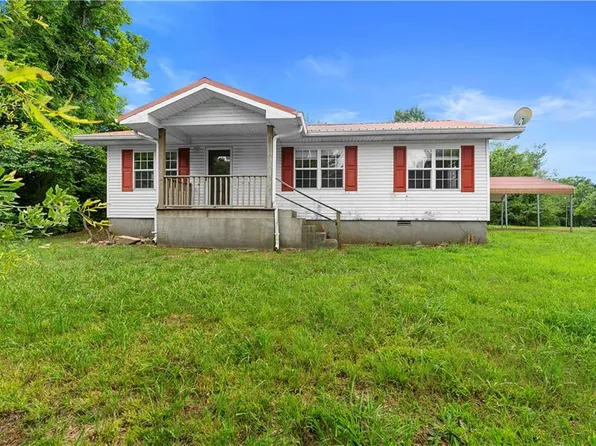 97 Foxwood Trl, Commerce, GA 30529
