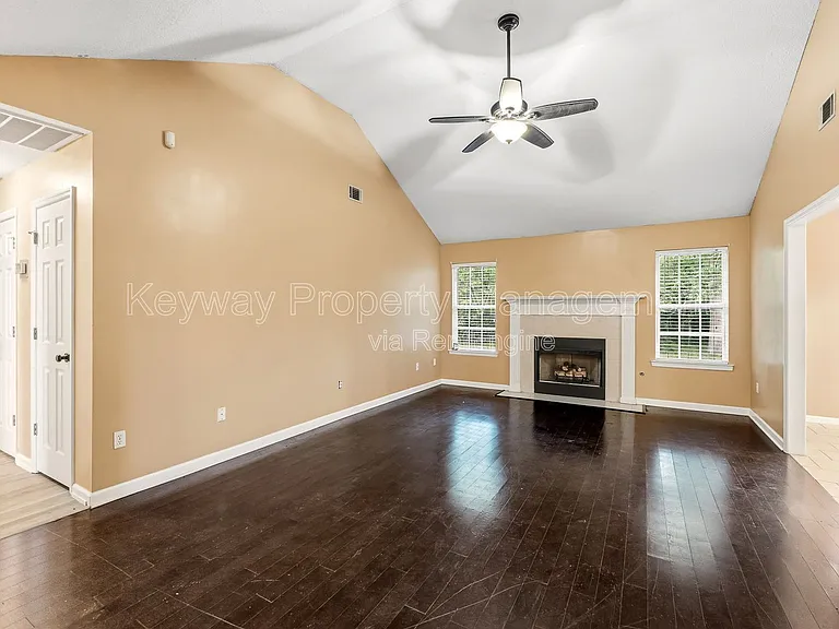 3013 Heron Ct — Photo 5