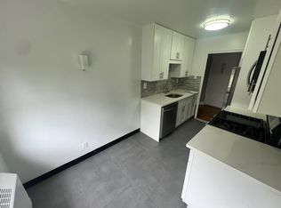 69-05 186th Ln APT 2B, Fresh Meadows, NY 11365