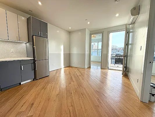 2nd image of 214 Sumpter St #2