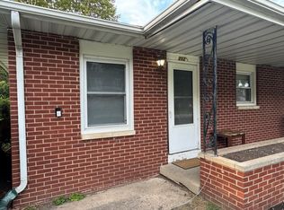 202 Birch St, Champaign, IL 61820