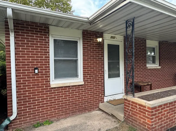 202 Birch St, Champaign, IL 61820